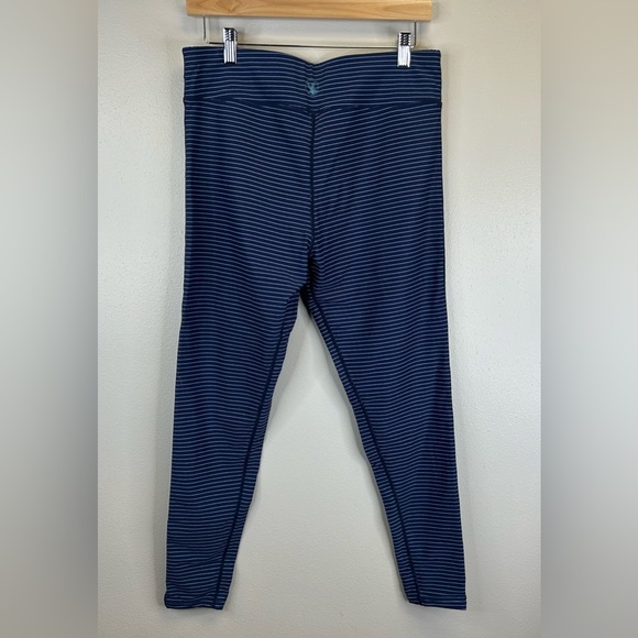Carve Designs L Womens Navy Striped Leggings Full Length Yoga Athletic Dance EUC - Picture 9 of 12